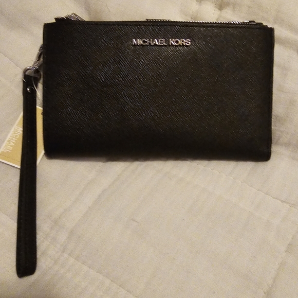 Michael Kors Adele Leather Smartphone Wallet - Picture 6 of 8
